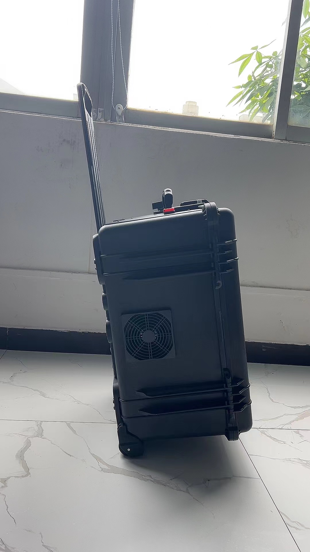 泸定手拉箱型移动通信干扰器